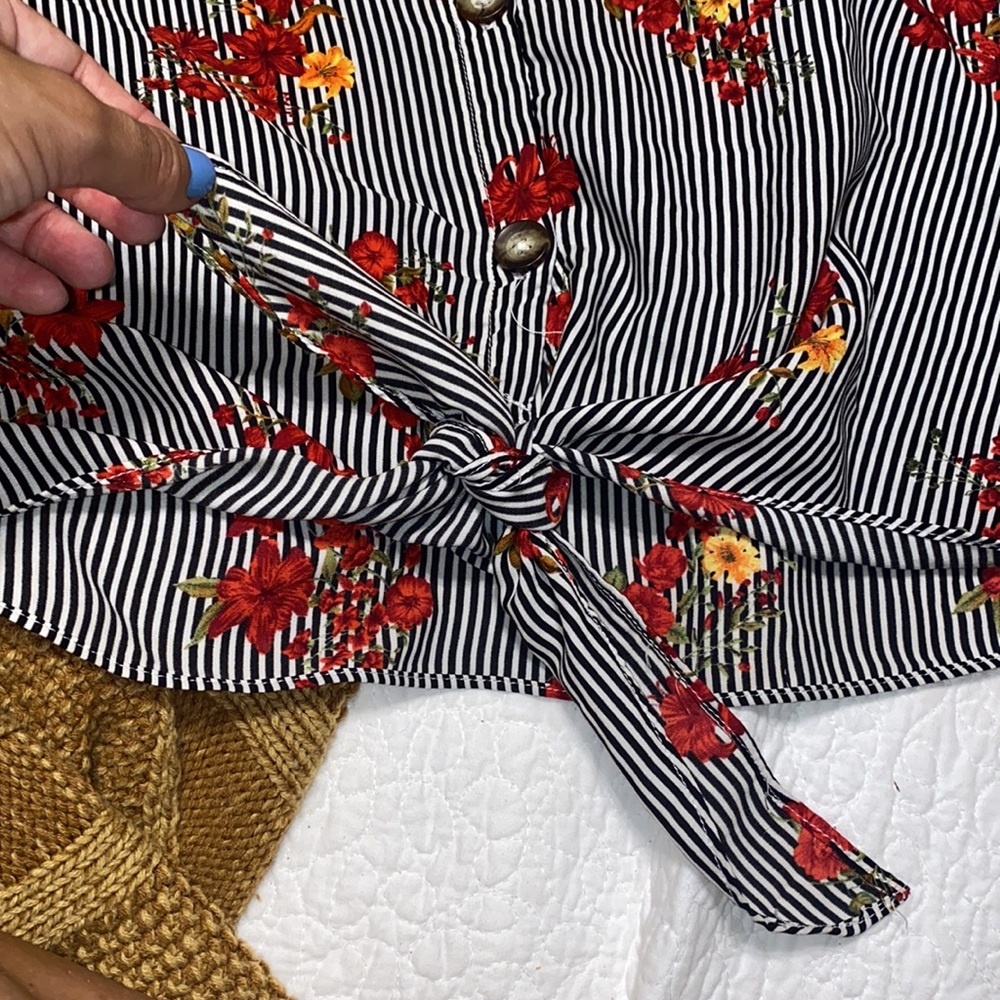 Short sleeve button down - Picture 8 of 8